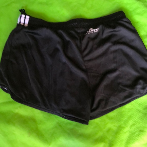 Running shorts - Picture 3 of 4